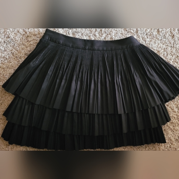 RARE FIND Black Tiered Pleated Skirt - Picture 5 of 6